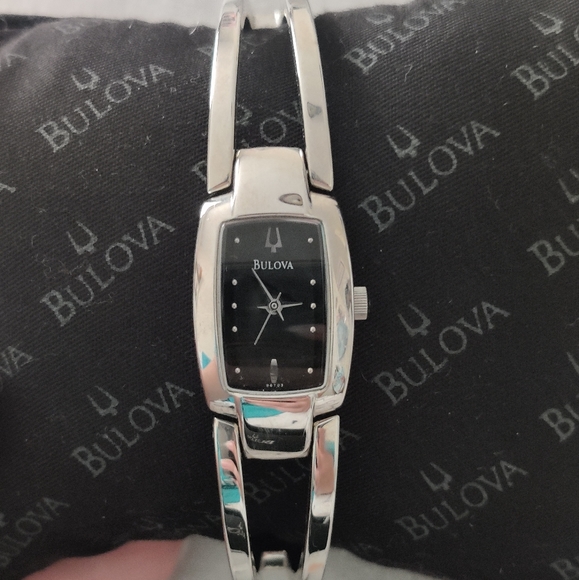 Bulova silver women's watch - Picture 4 of 5